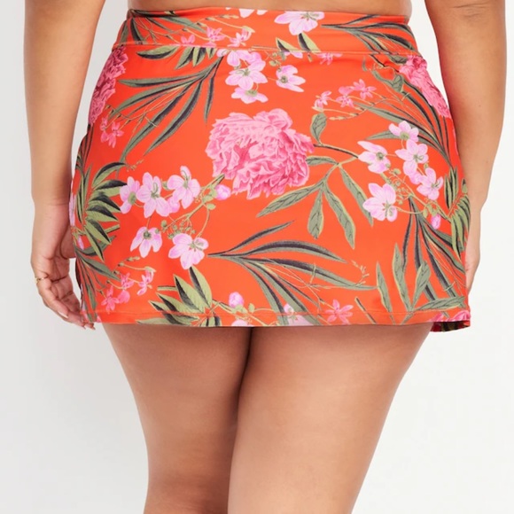 NWT OLD NAVY High-Waisted Swim Skirt   Color: Red Floral - Picture 8 of 9